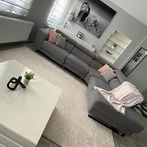 Next2airport - House Of Lions , Ransart Belgio